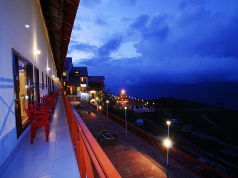 Clifftop Club Auli Joshīmath Esterno foto